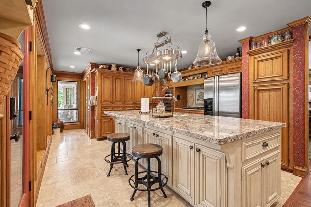 11 Holly Tree Lane, Spring, TX 77373
