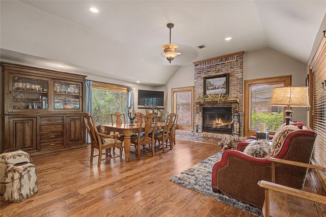 11 Holly Tree Lane, Spring, TX 77373