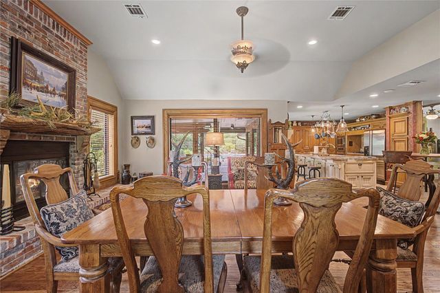 11 Holly Tree Lane, Spring, TX 77373