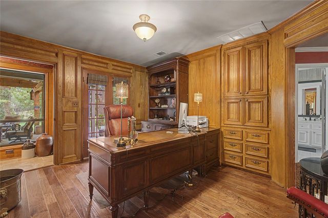 11 Holly Tree Lane, Spring, TX 77373