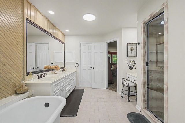 11 Holly Tree Lane, Spring, TX 77373