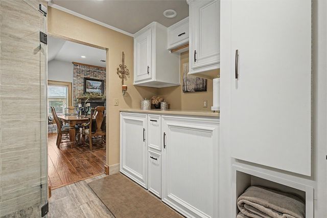 11 Holly Tree Lane, Spring, TX 77373