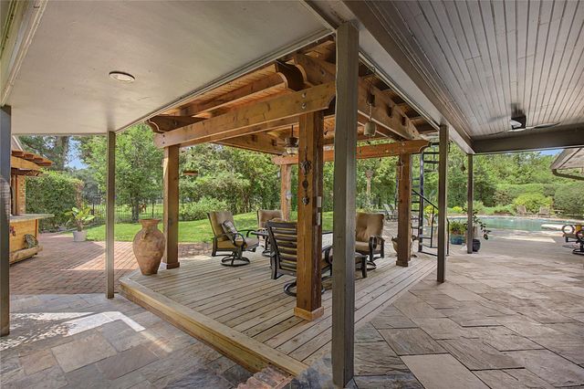 11 Holly Tree Lane, Spring, TX 77373
