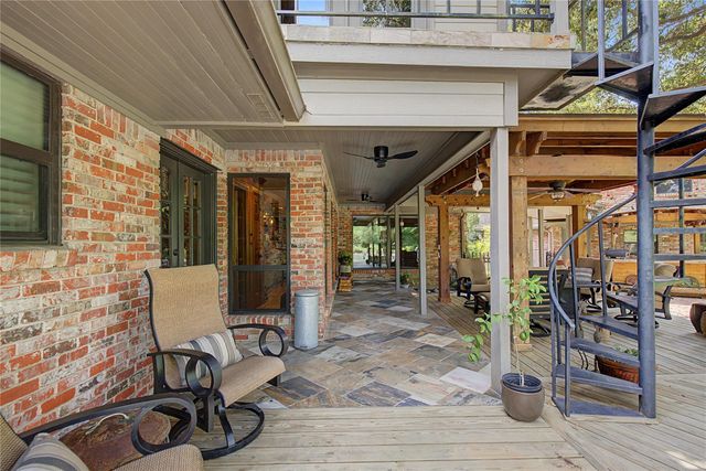11 Holly Tree Lane, Spring, TX 77373