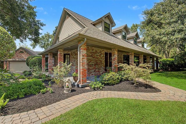 11 Holly Tree Lane, Spring, TX 77373