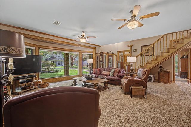 11 Holly Tree Lane, Spring, TX 77373