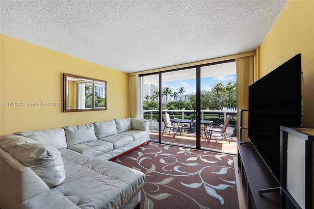 3675 N Country Club Drive 204, Aventura, FL 33180