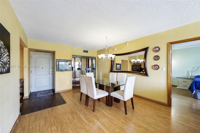 3675 N Country Club Drive 204, Aventura, FL 33180