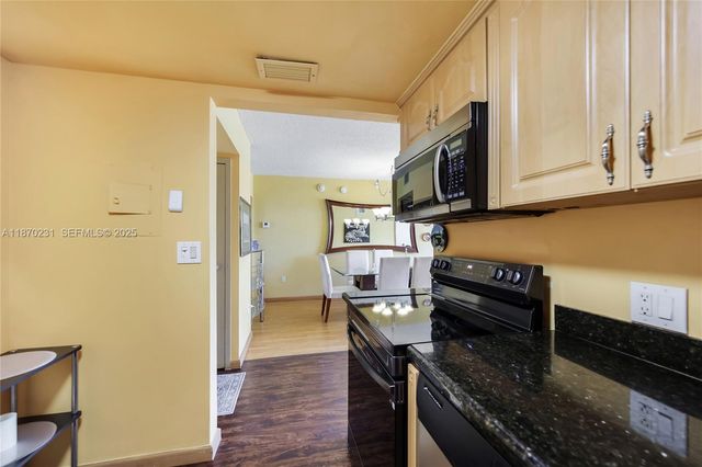3675 N Country Club Drive 204, Aventura, FL 33180
