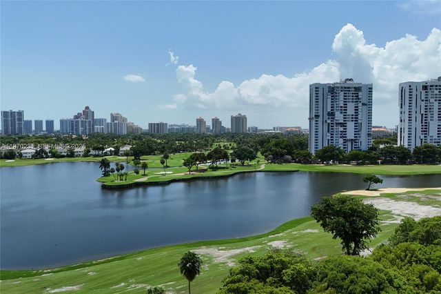 3675 N Country Club Drive 204, Aventura, FL 33180