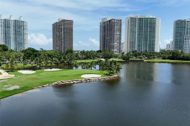 3675 N Country Club Drive 204, Aventura, FL 33180