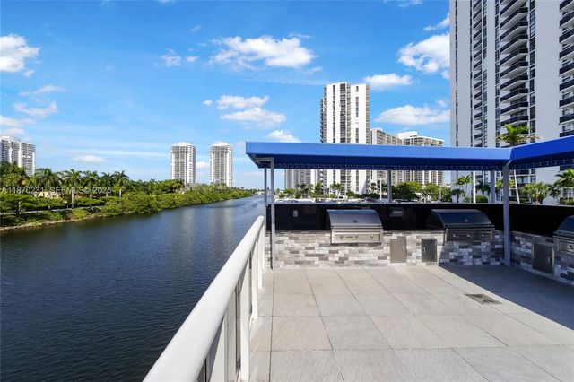 3675 N Country Club Drive 204, Aventura, FL 33180