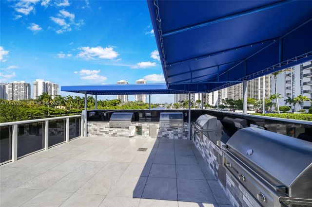 3675 N Country Club Drive 204, Aventura, FL 33180