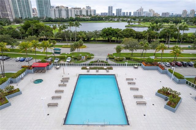 3675 N Country Club Drive 204, Aventura, FL 33180