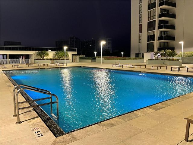 3675 N Country Club Drive 204, Aventura, FL 33180