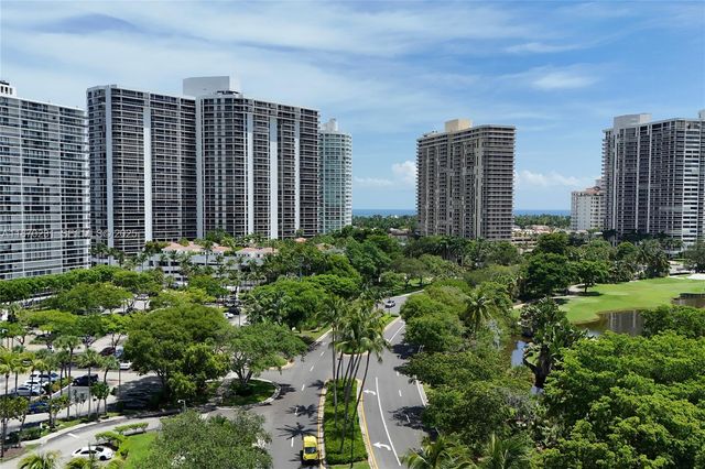 3675 N Country Club Drive 204, Aventura, FL 33180