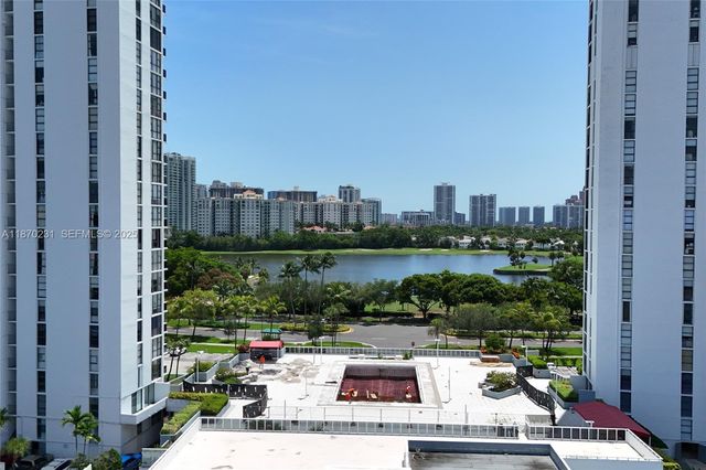 3675 N Country Club Drive 204, Aventura, FL 33180