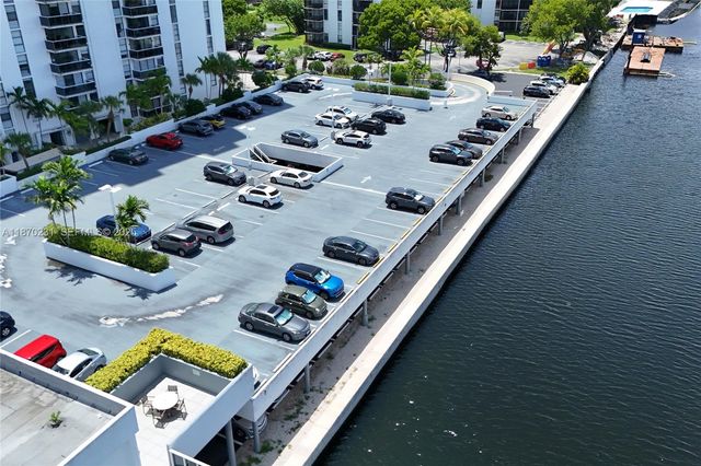 3675 N Country Club Drive 204, Aventura, FL 33180
