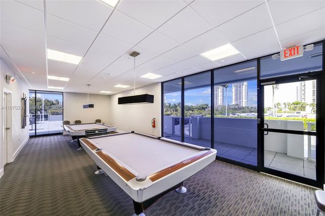 3675 N Country Club Drive 204, Aventura, FL 33180