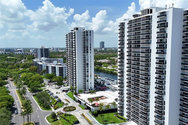 3675 N Country Club Drive 204, Aventura, FL 33180