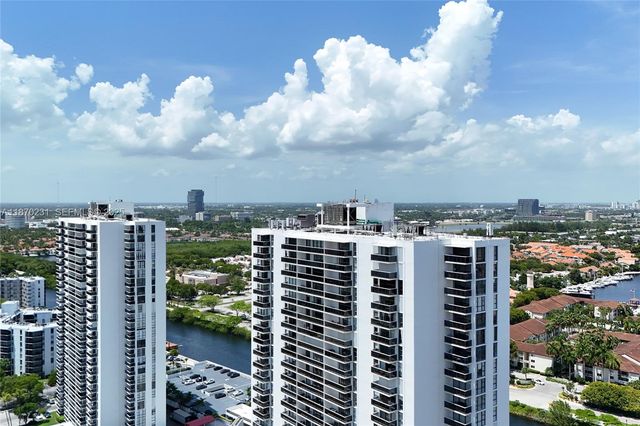 3675 N Country Club Drive 204, Aventura, FL 33180