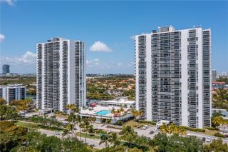 3675 N Country Club Drive 204, Aventura, FL 33180
