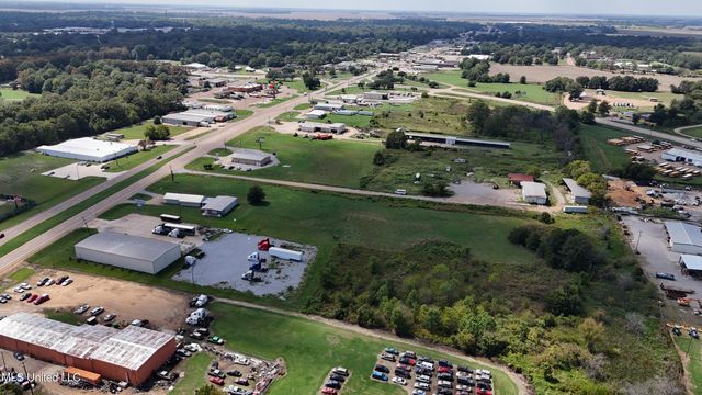 1 Hwy 82 E, Indianola, MS 38751