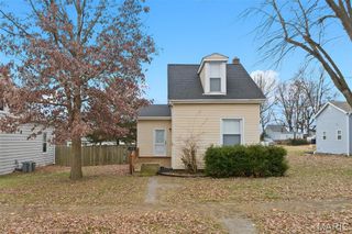 1114 La Salle Street, Belleville, IL 62221