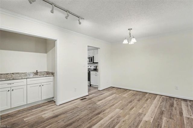 2133 S Henry St Unit 40, Williamsburg, VA 23185