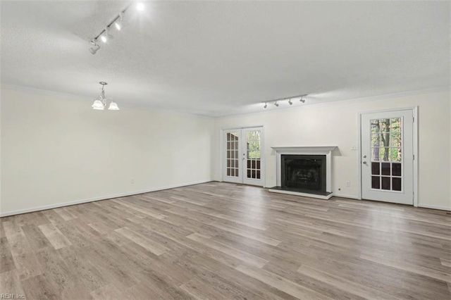 2133 S Henry St Unit 40, Williamsburg, VA 23185