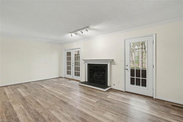 2133 S Henry St Unit 40, Williamsburg, VA 23185