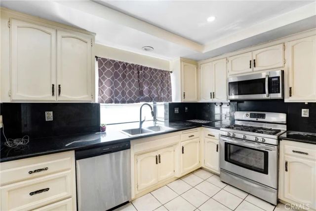 5514 Las Virgenes, Calabasas, CA 91302