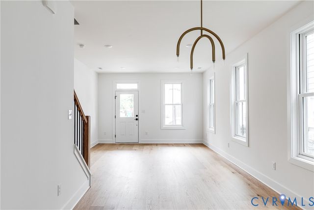 2113 Venable St, Richmond, VA 23223
