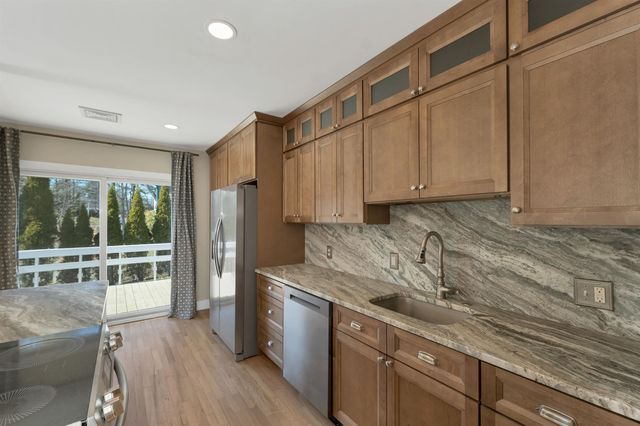 17 Harding Road, Portsmouth, NH 03801