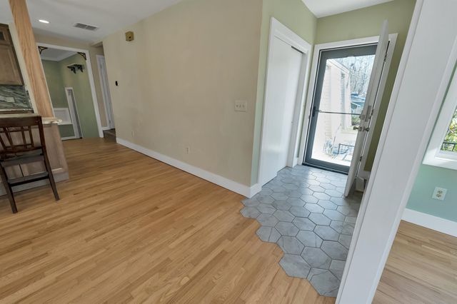 17 Harding Road, Portsmouth, NH 03801