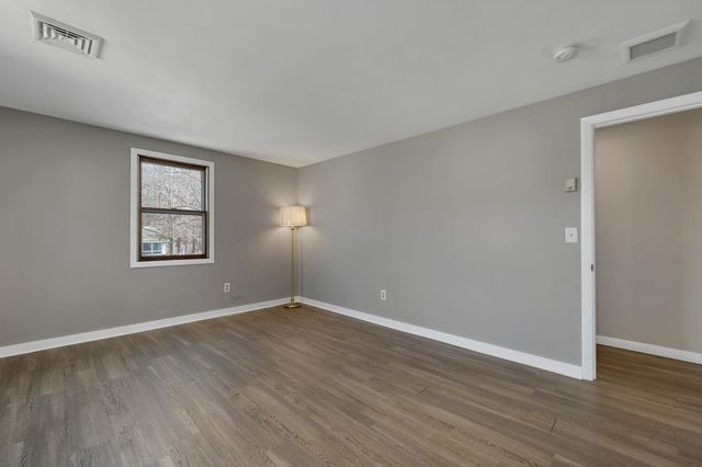 17 Harding Road, Portsmouth, NH 03801