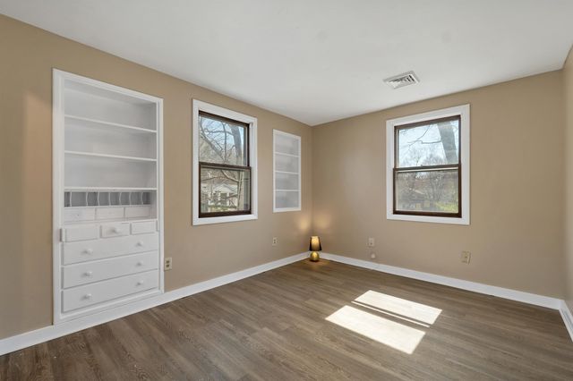17 Harding Road, Portsmouth, NH 03801