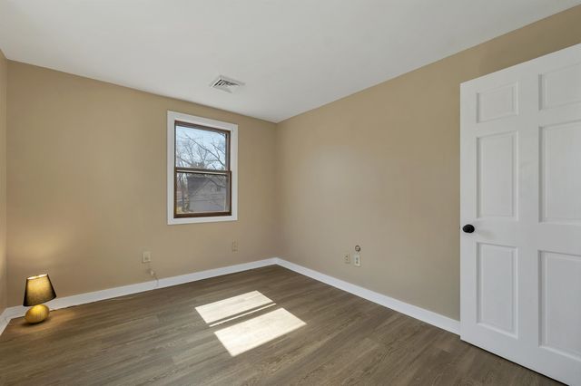17 Harding Road, Portsmouth, NH 03801