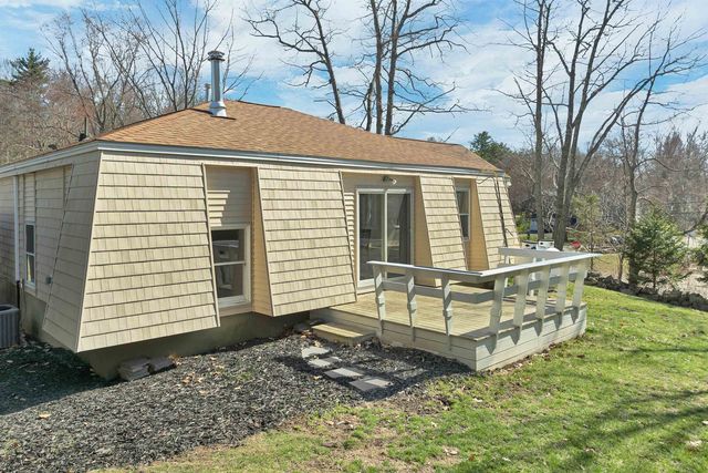 17 Harding Road, Portsmouth, NH 03801