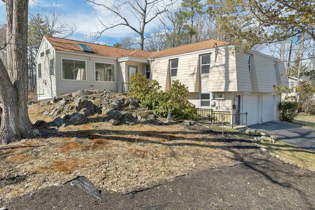 17 Harding Road, Portsmouth, NH 03801