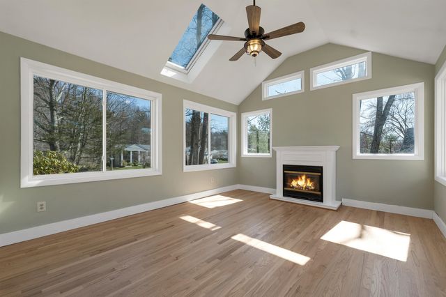 17 Harding Road, Portsmouth, NH 03801