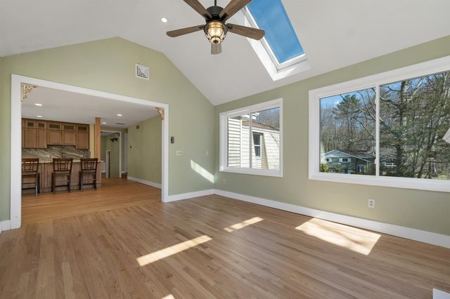 17 Harding Road, Portsmouth, NH 03801