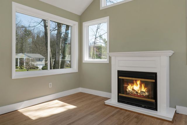 17 Harding Road, Portsmouth, NH 03801