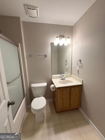 5706 Amberside Lane, Sugar Hill, GA 30518