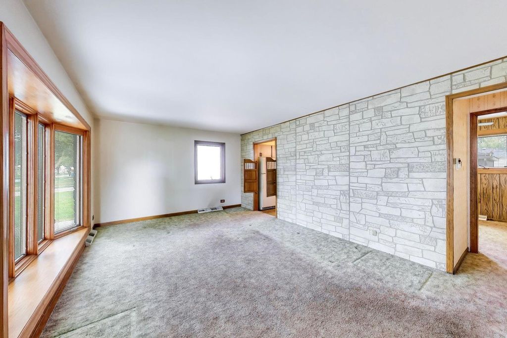 411 N Highview Avenue, Elmhurst, IL 60126 — photo 4