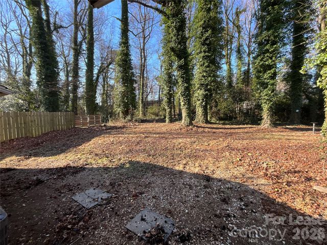 520 Blendwood Drive, Charlotte, NC 28215