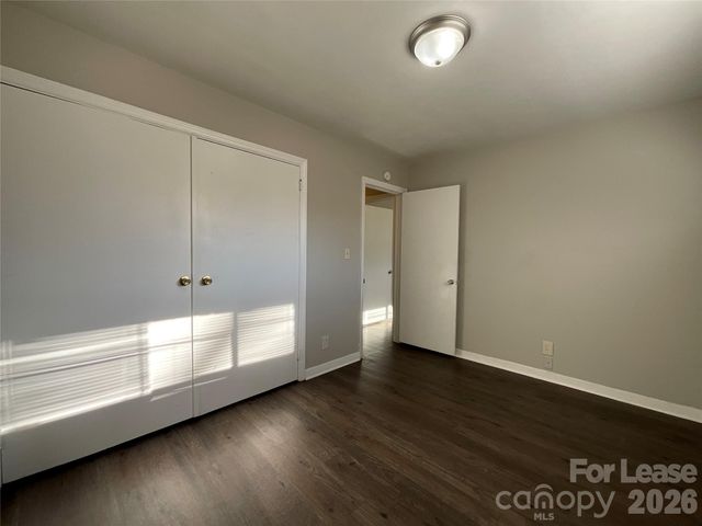 520 Blendwood Drive, Charlotte, NC 28215