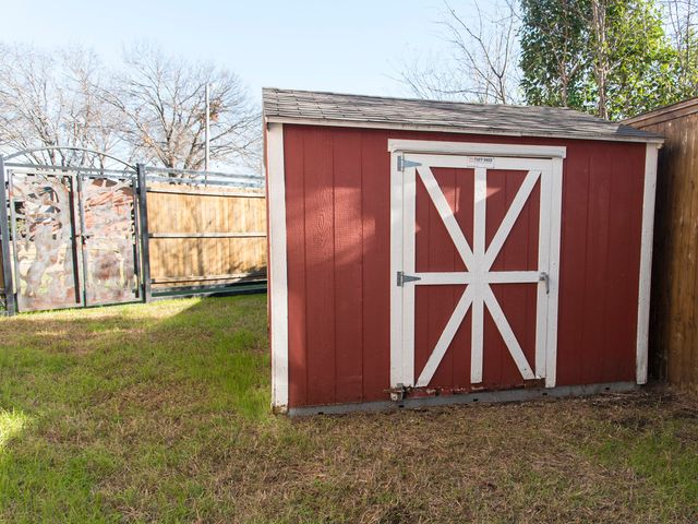 1725 Mapleton Drive, Dallas, TX 75228