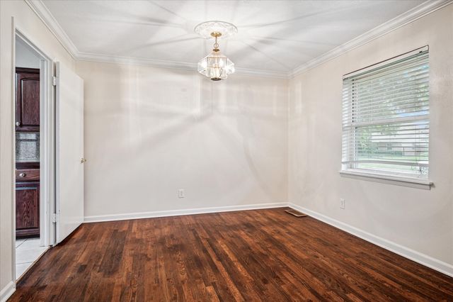 1725 Mapleton Drive, Dallas, TX 75228