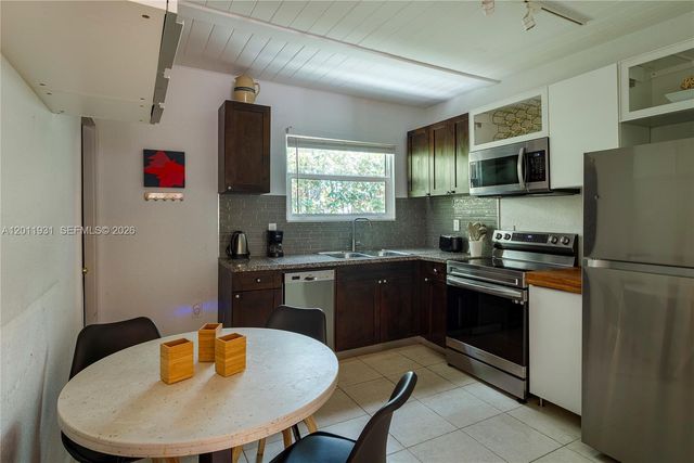 3655 Oak Ave 3655, Miami, FL 33133